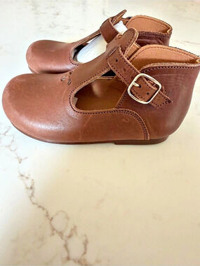 Adelisa & Co. Dalia. Brown T-Bar Mary Jane Shoes Eu size 24 - US toddler size 8